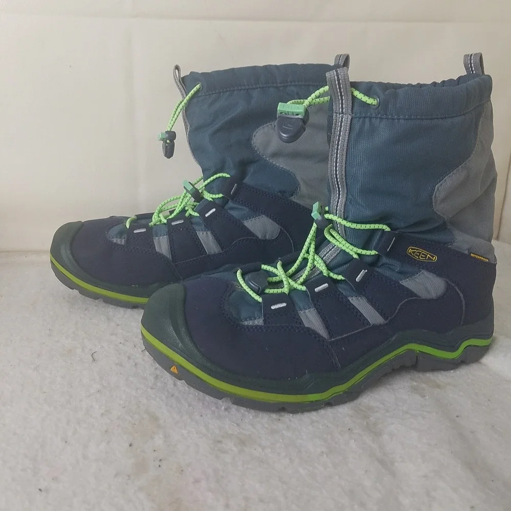 KEEN Waterproof Winter Snow Boots youth's 7 adjustable Laces Warm 1015249
